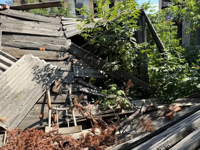 Обрушение пристроя и кровли