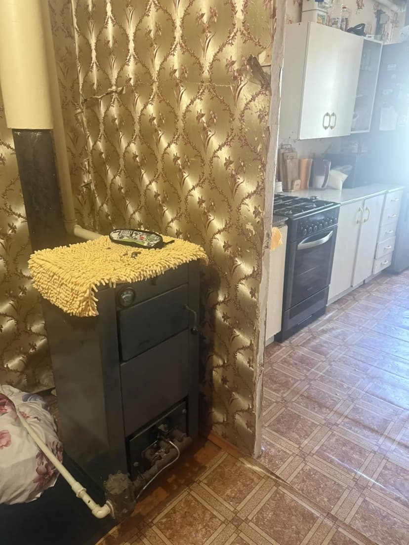 Газовый отопительный котёл в кухне