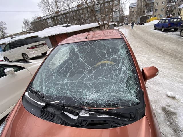 Автомобиль после ДТП с повреждённым остеклением - оценка ущерба по ОСАГО, заключение НЭА
