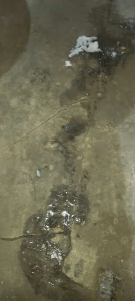 Залитый гараж со следами воды на полу - оценка восстановительного ремонта, НЭА